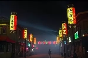 《旧唱片店》横版剧照：木质唱片架与斜射进来的午后光
